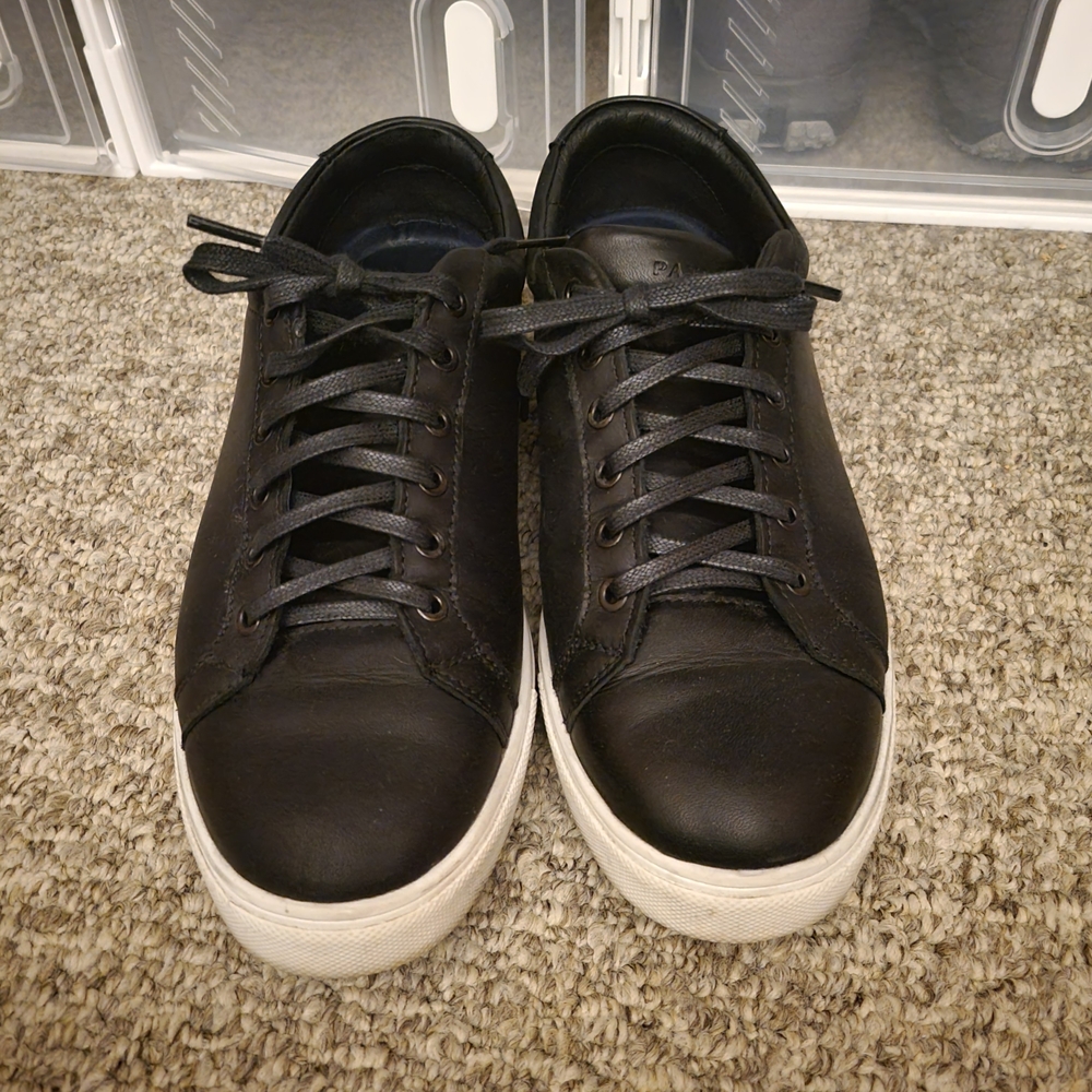 Classic Black Men's Sneakers